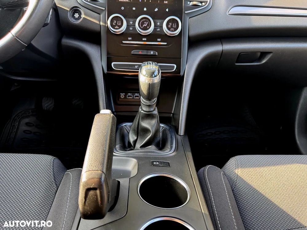 Renault Megane TCe 140 GPF ZEN - 21