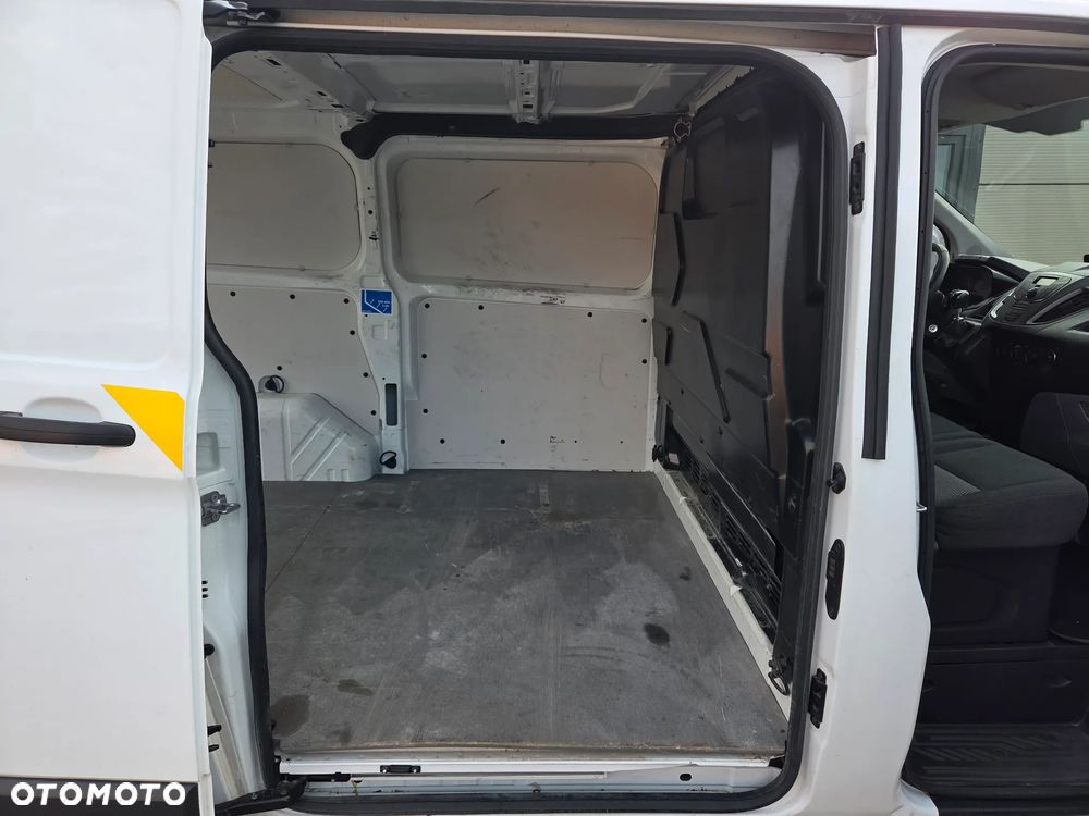 Ford Transit Custom - 13