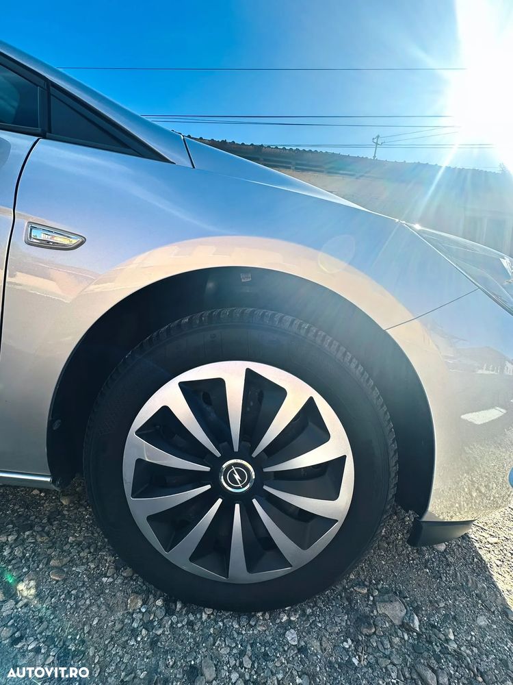 Opel Astra 2022 photo 4