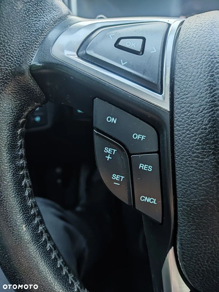 Ford Fusion 2.0 EcoBoost Titanium - 17