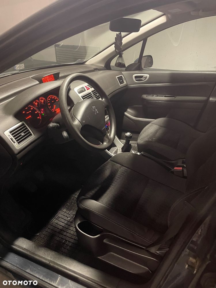 Peugeot 307 1.6 HDI Presence - 13