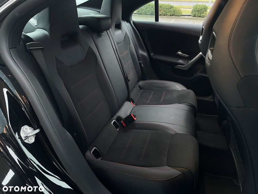 Mercedes-Benz CLA - 27