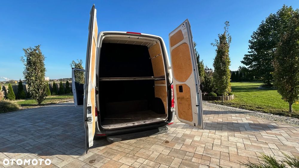 Mercedes-Benz Sprinter - 14