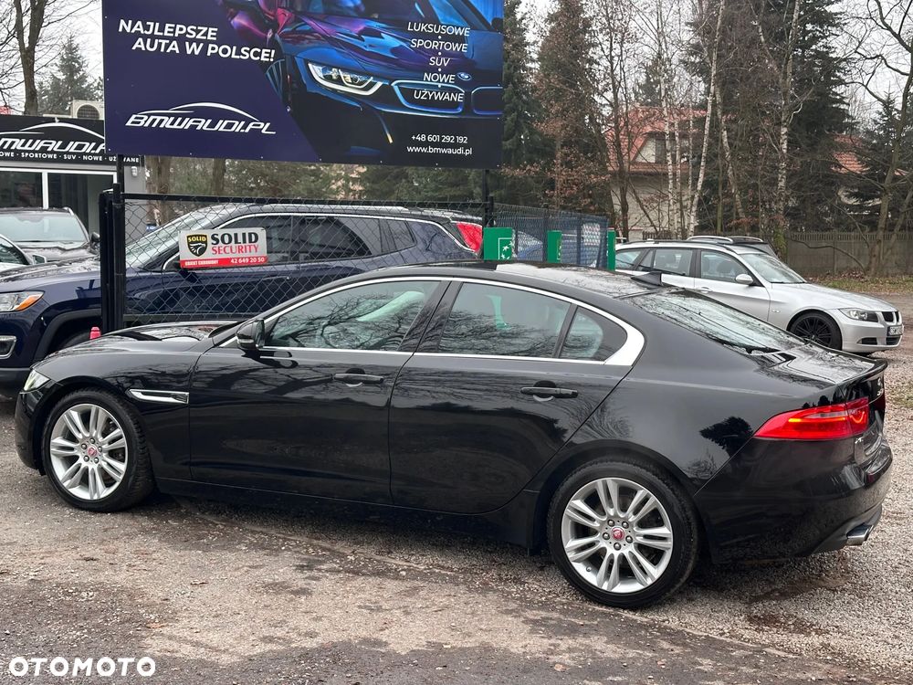 Jaguar XE 20d Prestige - 4