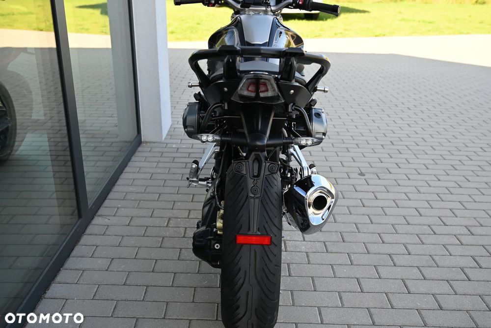 BMW R - 8