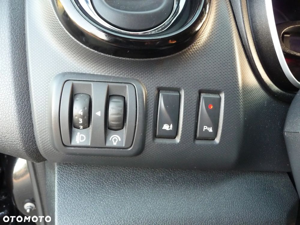 Opel Vivaro - 11