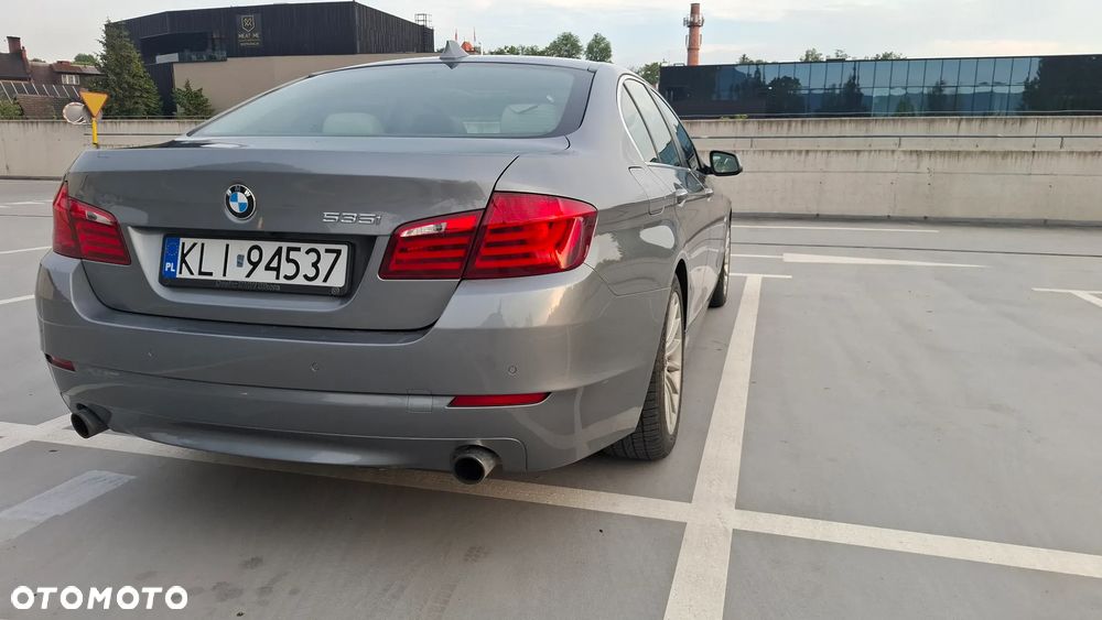 BMW Seria 5 535i xDrive - 7