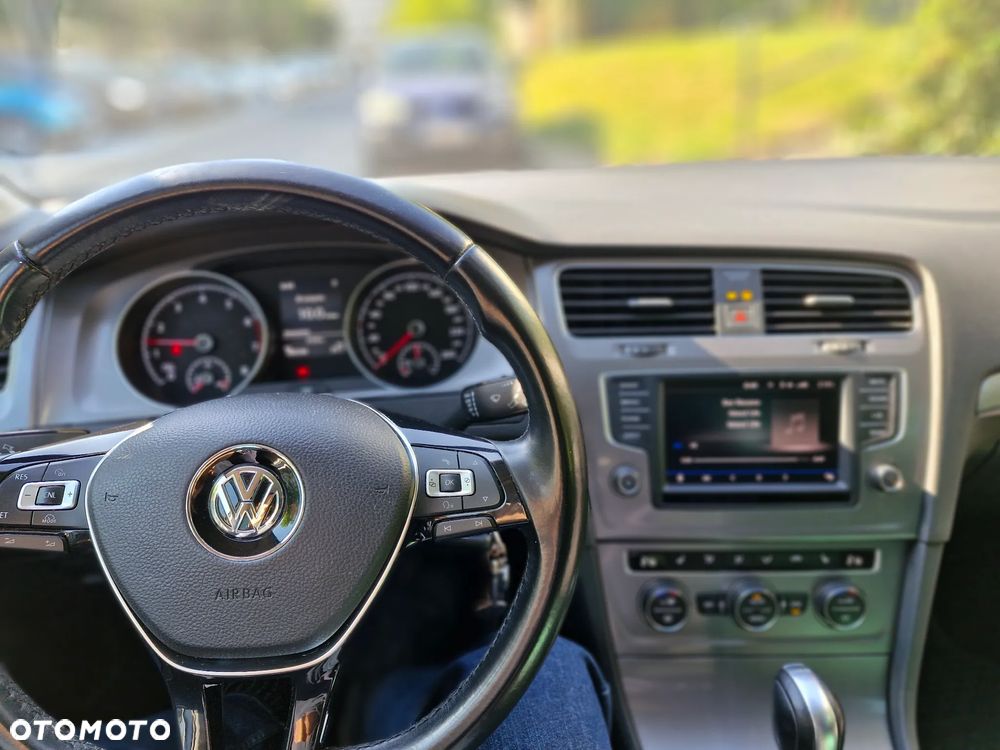 Volkswagen Golf 1.0 TSI BlueMotion DSG Comfortline - 8