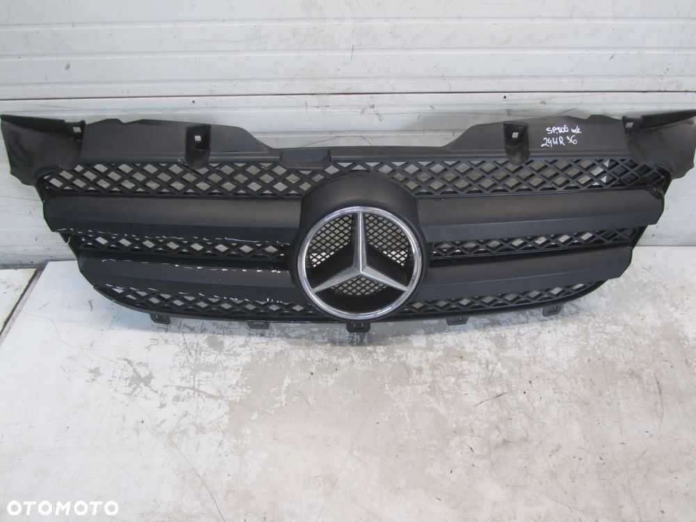 mercedes sprinter 906 grill atrapa uszkodzony - 1