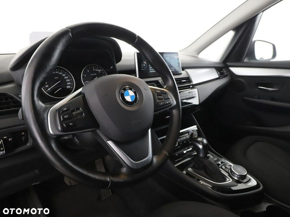 BMW Seria 2 220d xDrive - 14