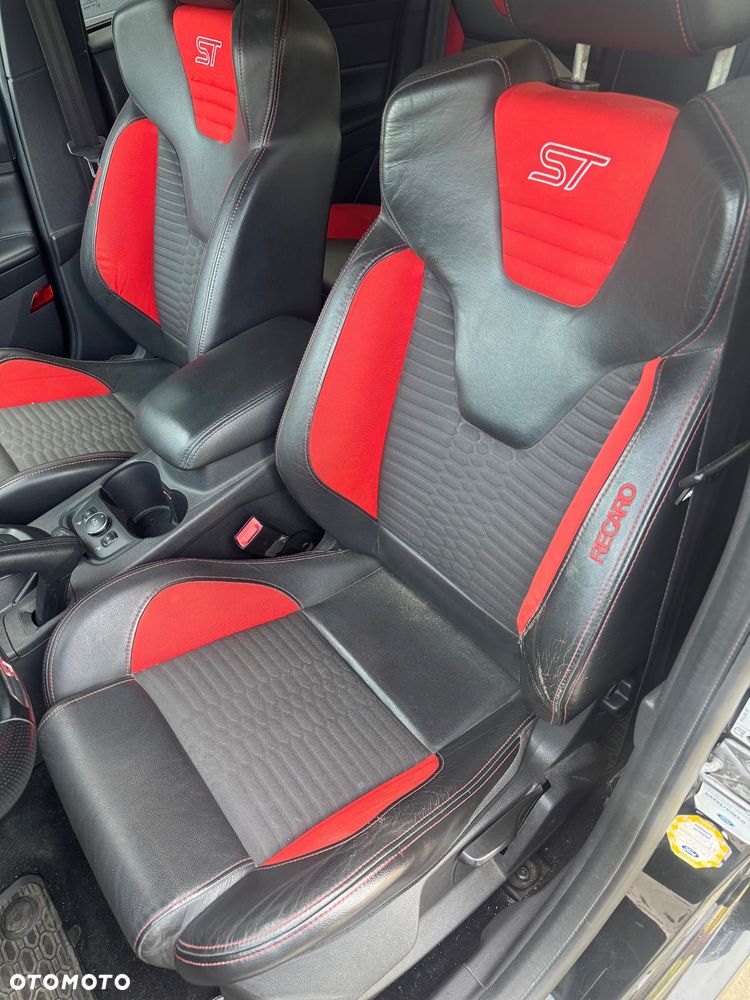 Ford Focus ST - 14