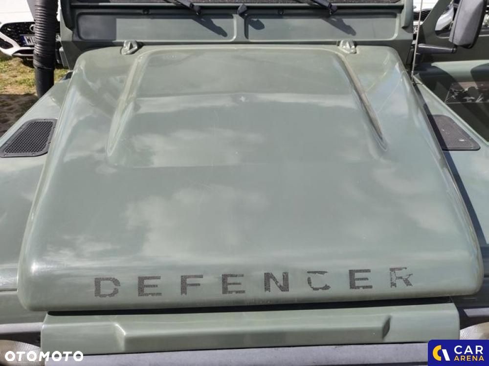 Land Rover Defender - 37