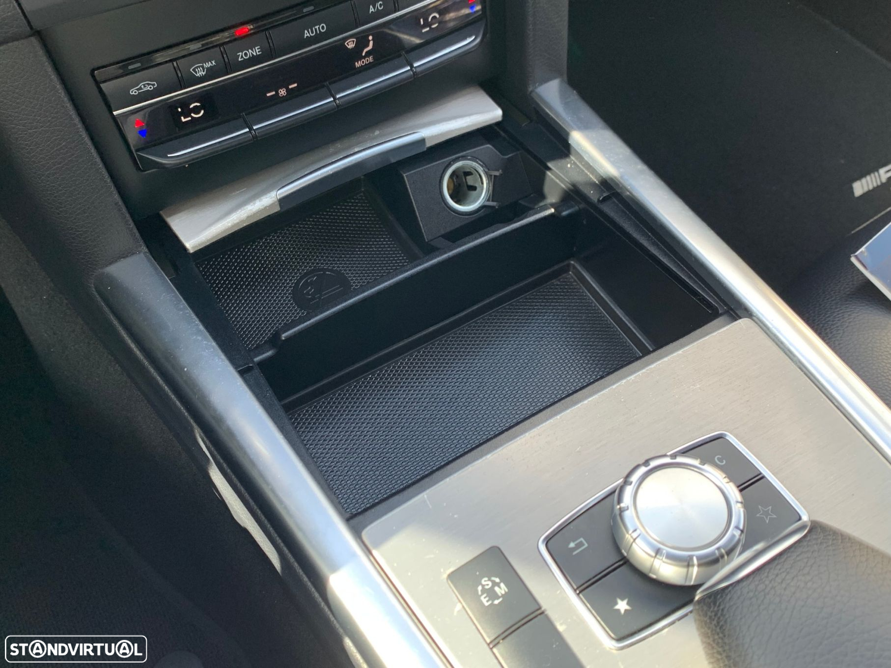 Mercedes-Benz E 220 BlueTEC Avantgarde Auto. - 54