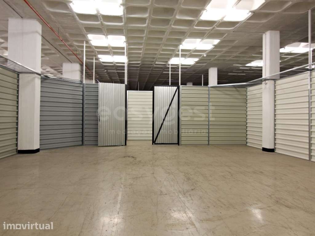 Armazém Logístico situado em Zona Industrial em Alhos Vedros c/ 35m2 - Grande imagem: 4/9