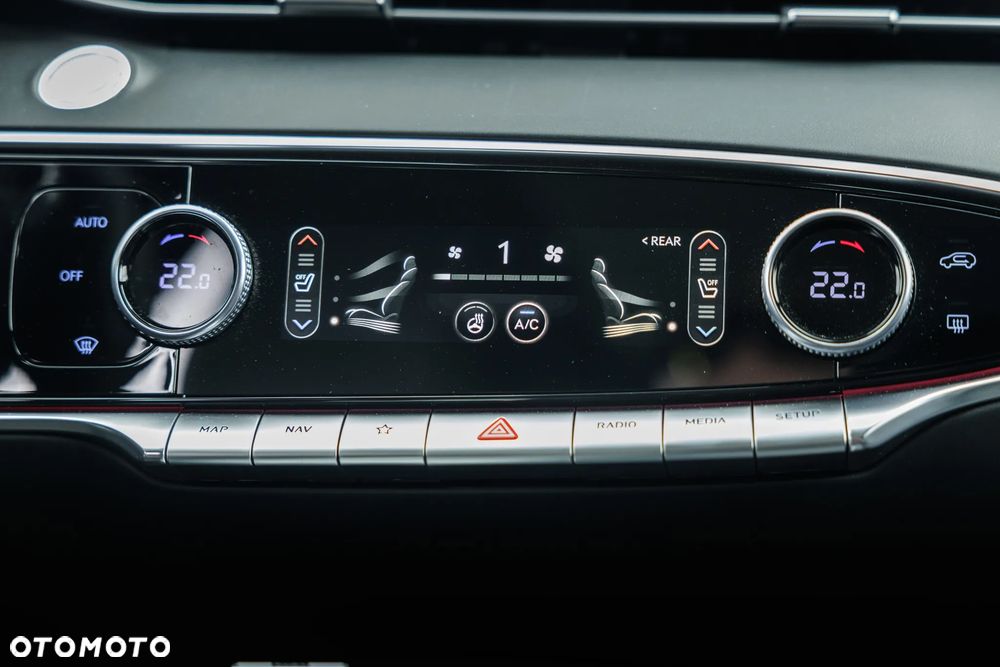 Genesis GV70 2.2 AWD AT8 Luxury Line - 22