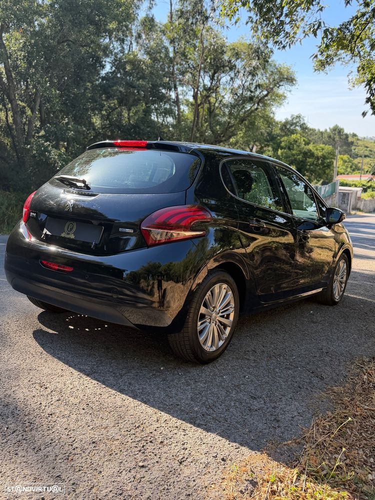 Peugeot 208 1.2 PureTech Allure EAT6 - 6
