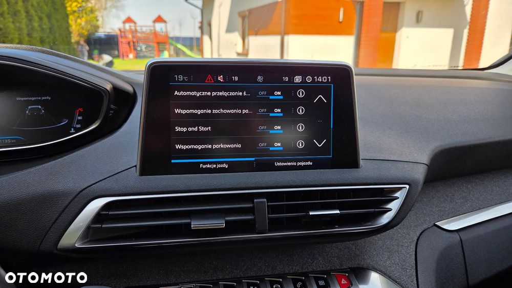 Peugeot 5008 1.5 BlueHDi Active S&S EAT8 - 20