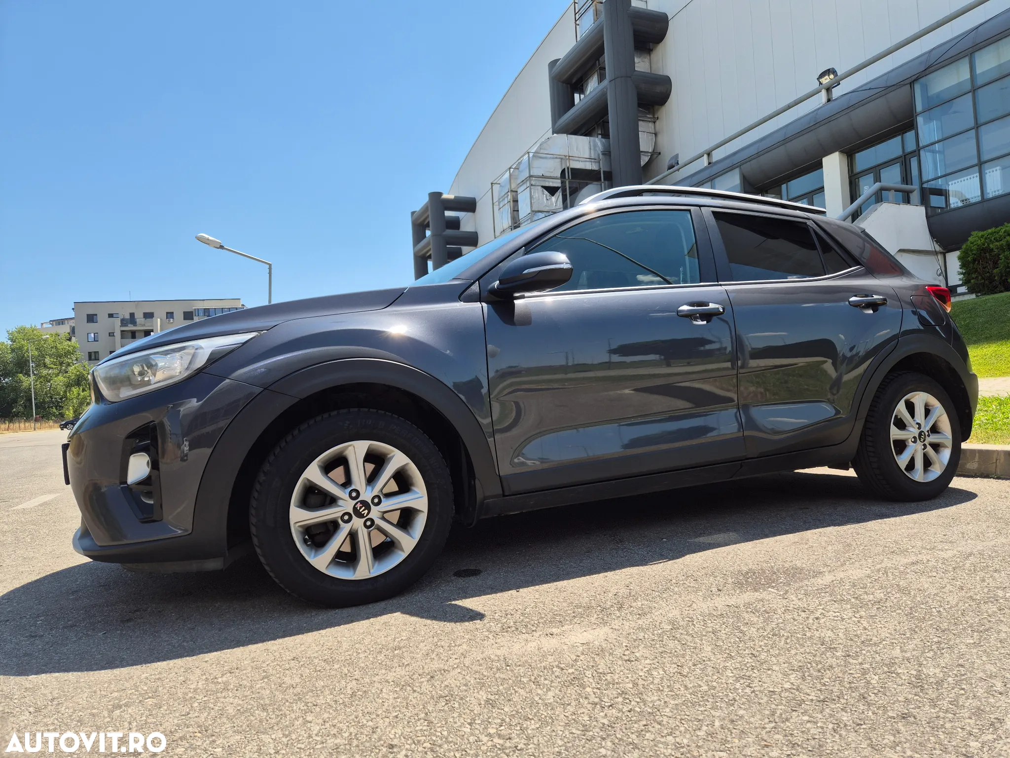 Kia Stonic 1.6 DSL Trend - 12