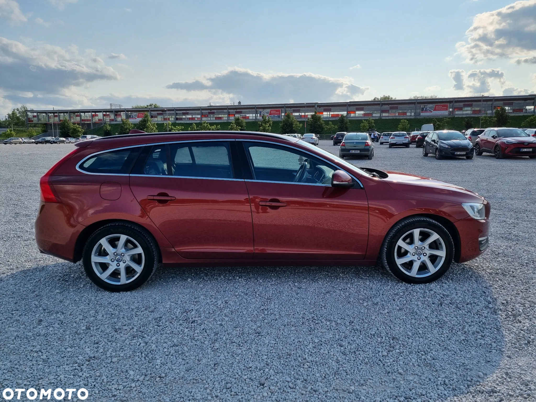 Volvo V60 D4 Drive-E Momentum - 10