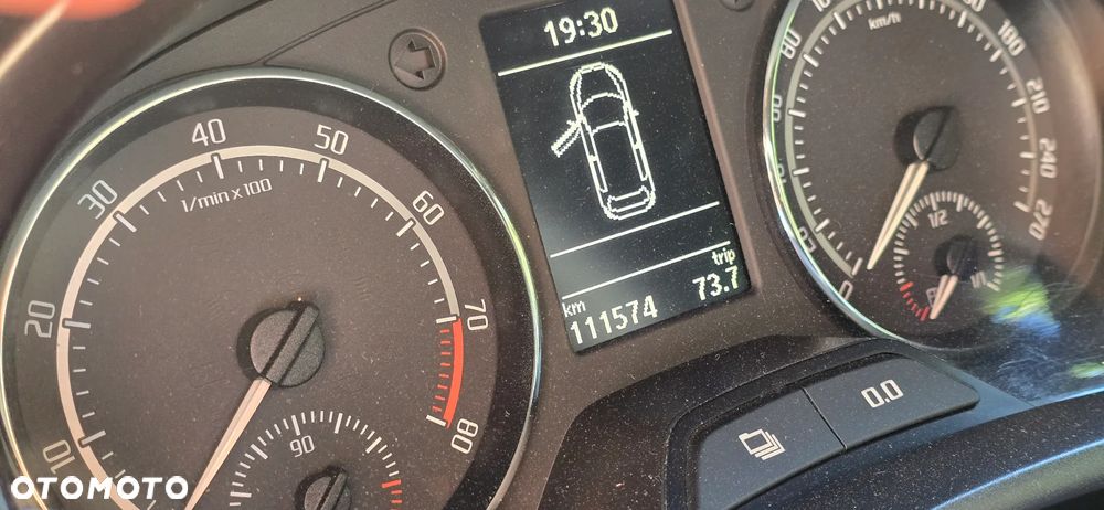Volkswagen Touran - 23