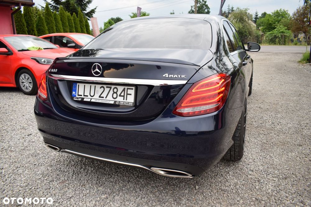 Mercedes-Benz Klasa C 400 4Matic 9G-TRONIC Exclusive - 3
