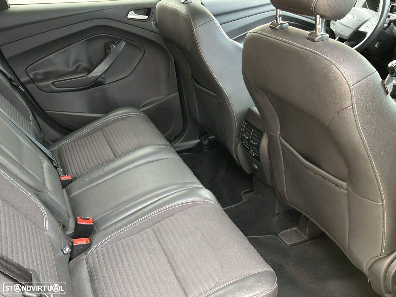 Ford Kuga 1.5 TDCi ST-Line - 15
