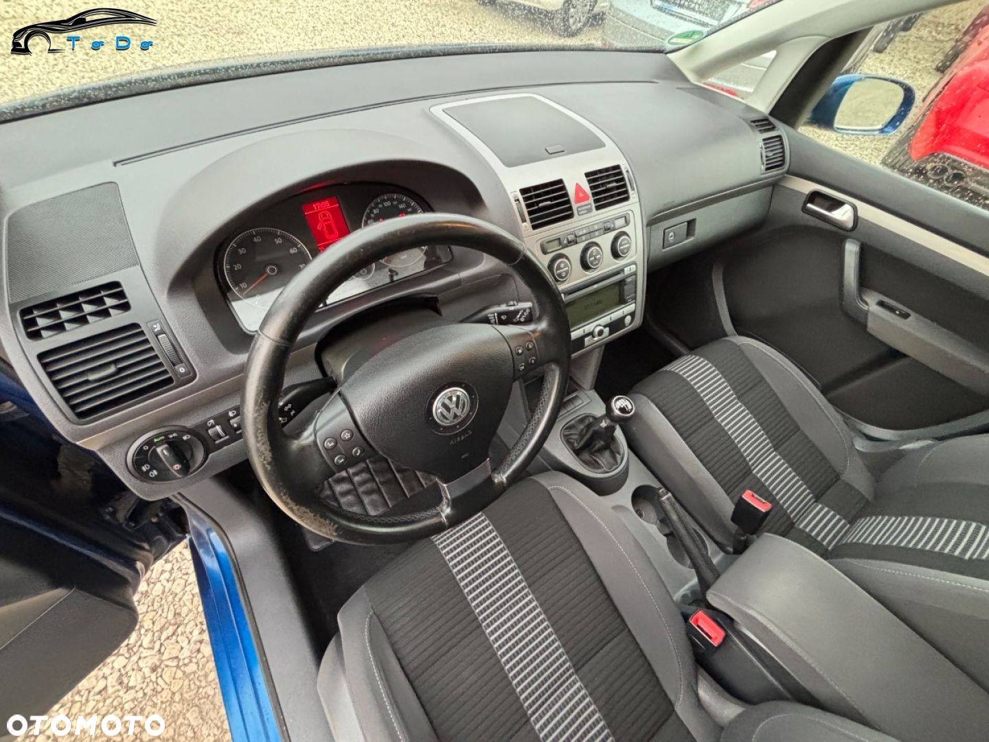 Volkswagen Touran 1.4 TSI Conceptline - 17