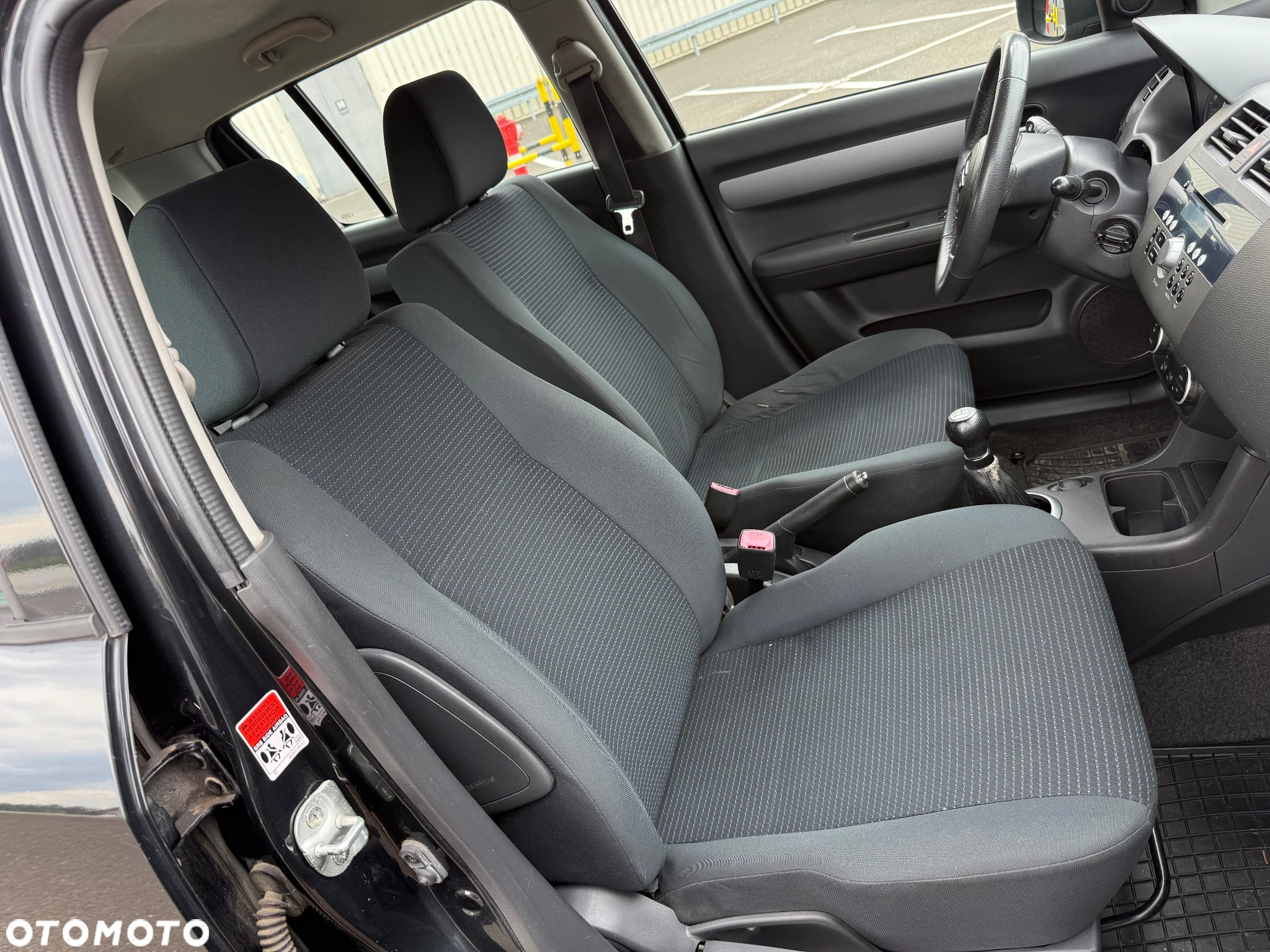 Suzuki Swift 1.3 DDiS 16v GLX DPF - 21