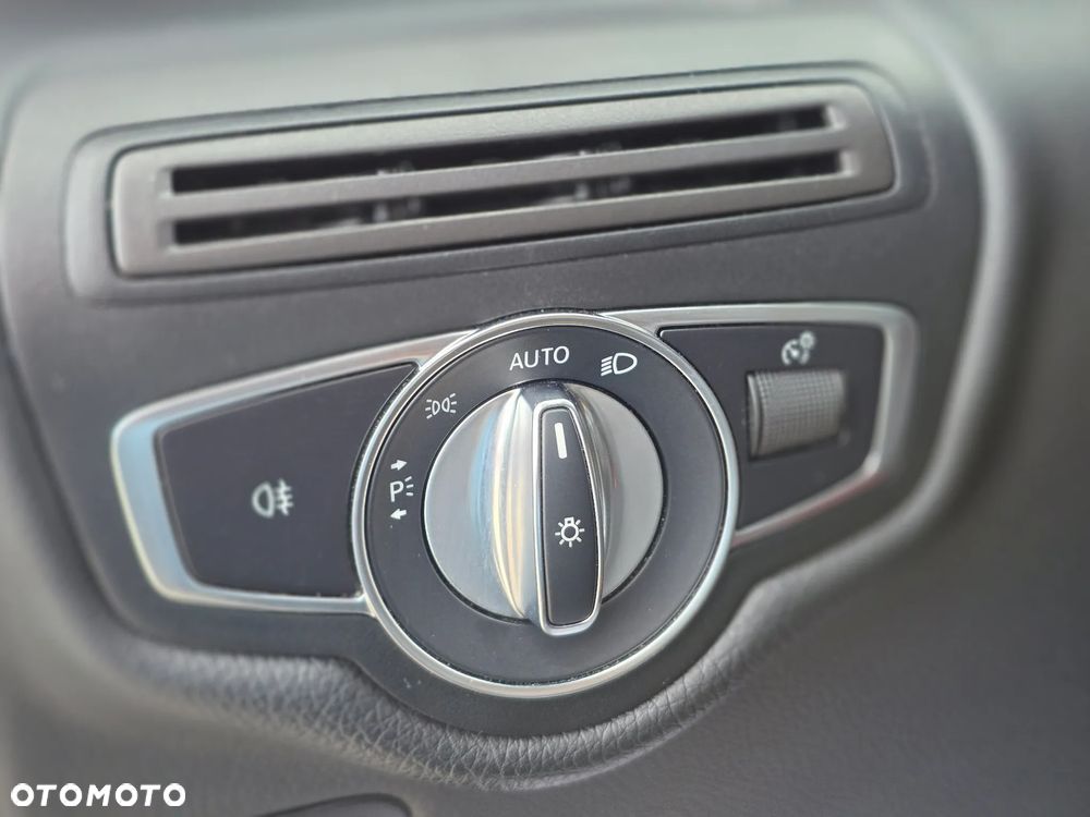 Mercedes-Benz Klasa V 220 d 9G-Tronic (d³ugi) - 29