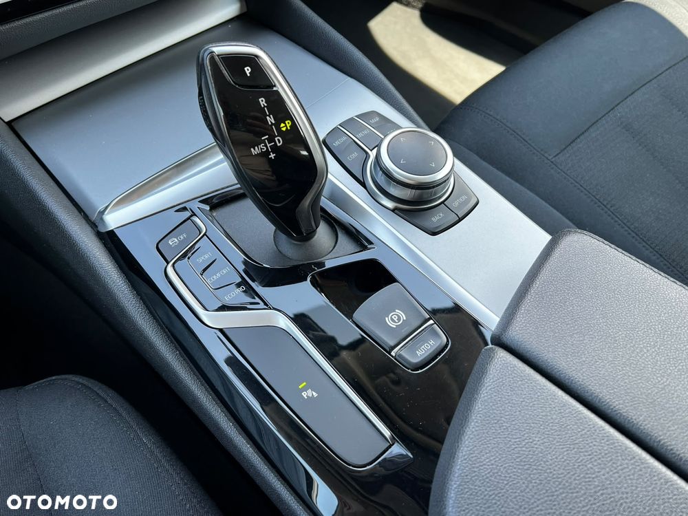 BMW Seria 5 520d - 15