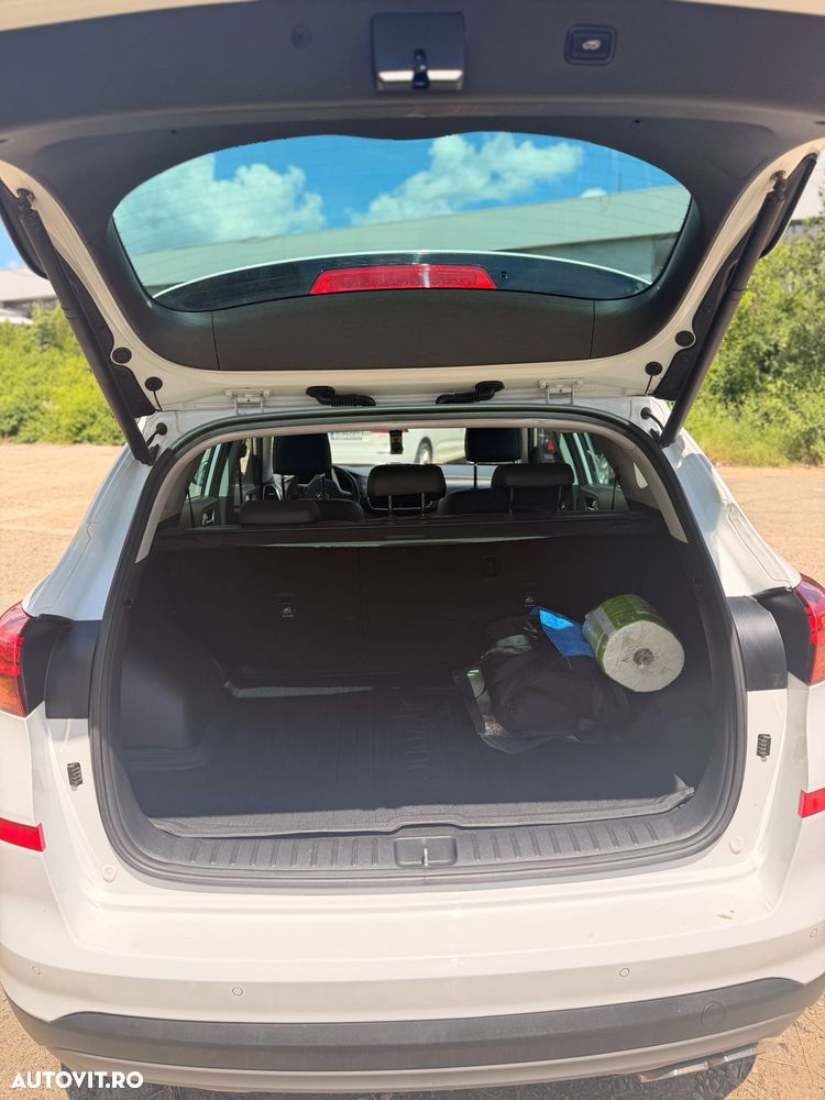 Hyundai Tucson 2.0 CRDI 4WD 8AT Luxury - 5