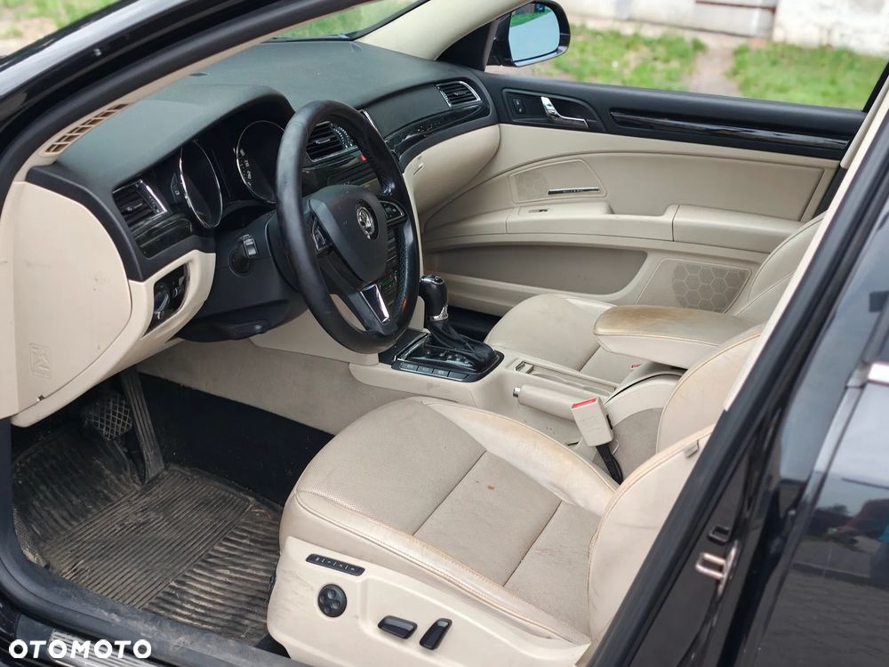 Skoda Superb 2.0 TDI 4x4 Platinum Outdoor DSG - 9