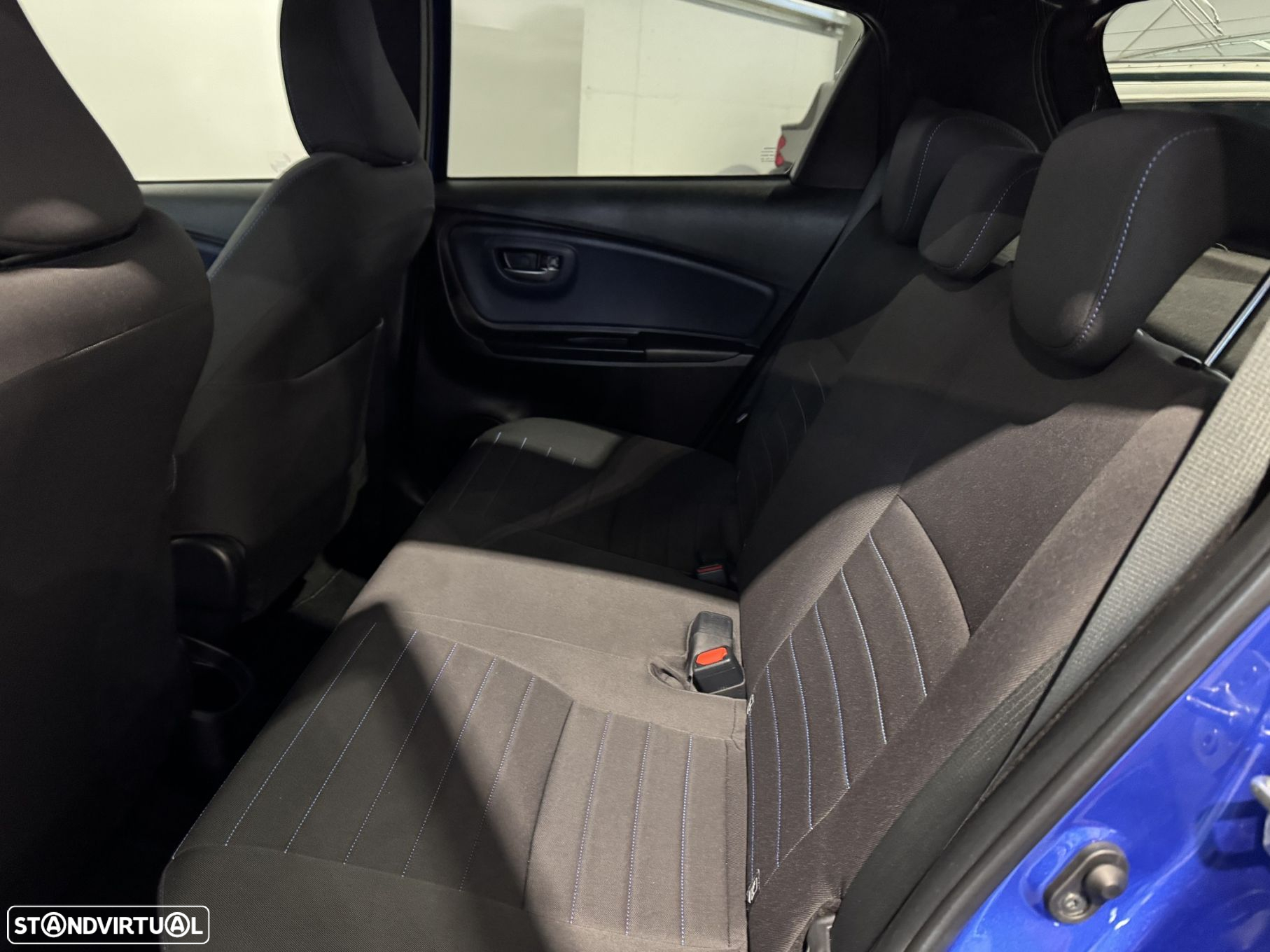 Toyota Yaris 1.5 HSD Exclusive+P.Luxury - 48
