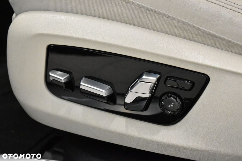 BMW Seria 7 - 12