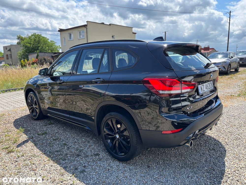 BMW X1 sDrive18i Sport Line - 11