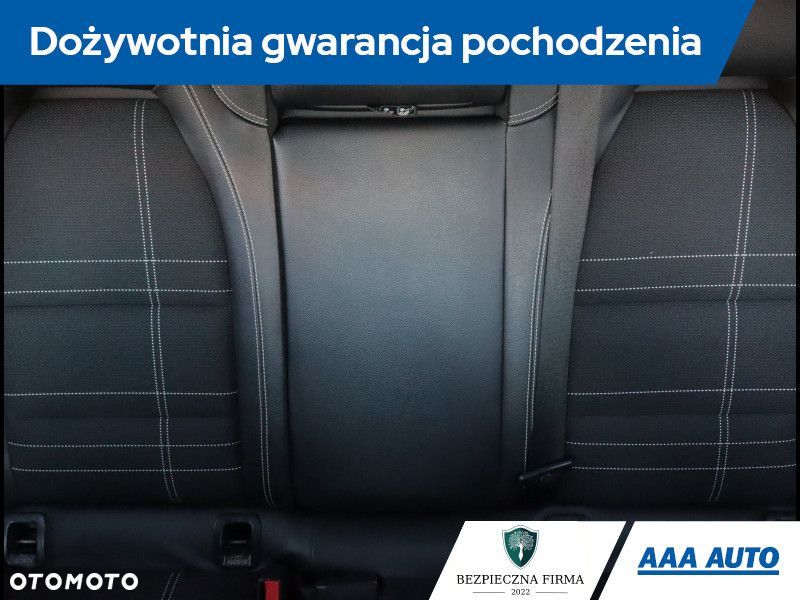 Mercedes-Benz CLA - 12