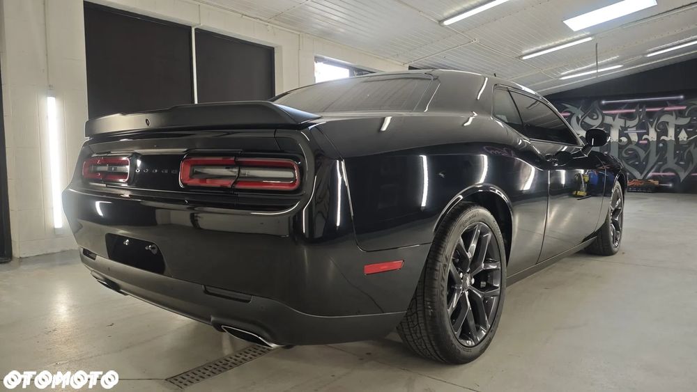 Dodge Challenger - 19