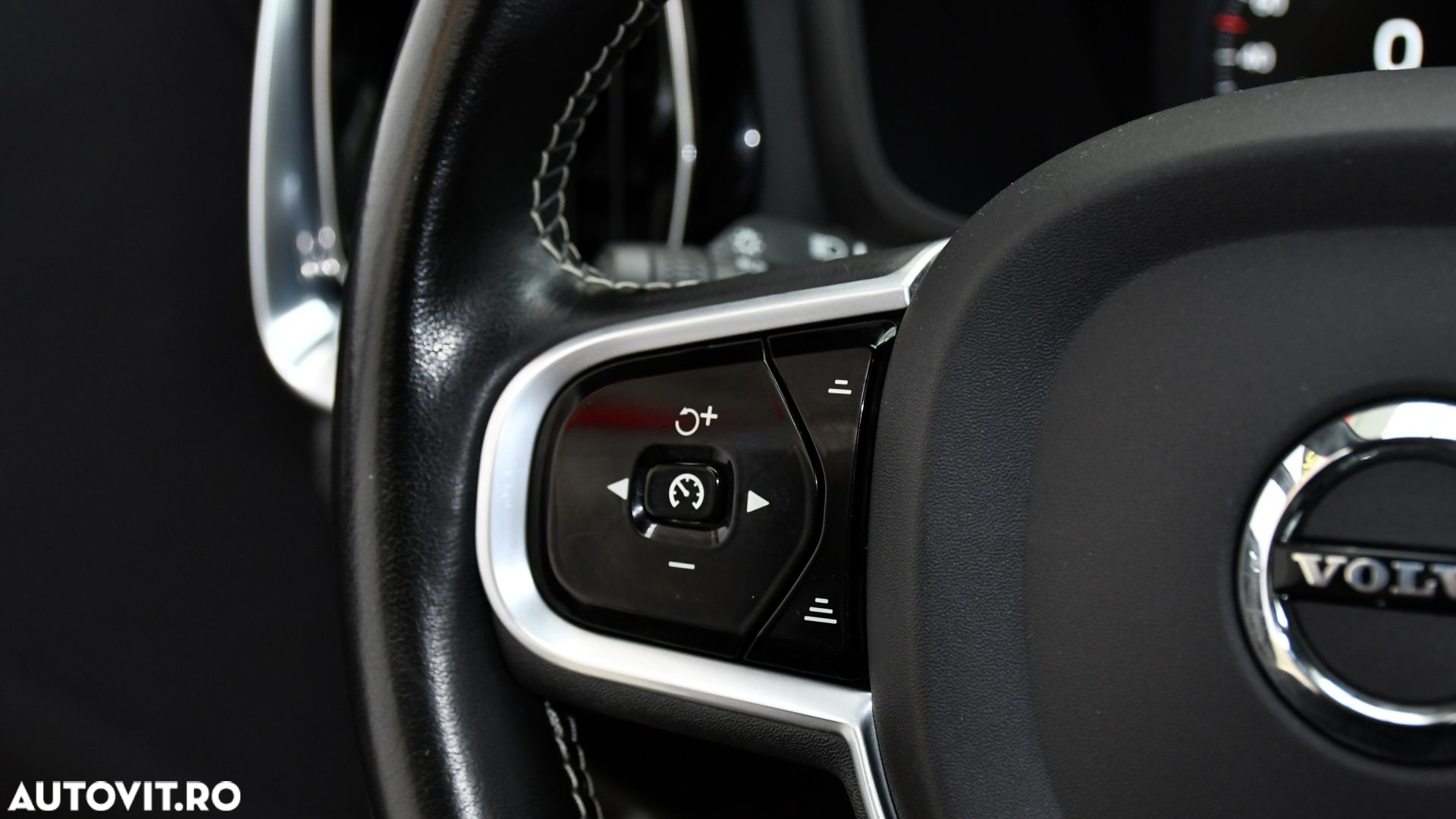 Volvo V60 T6 AWD Recharge Geartronic RDesign - 27