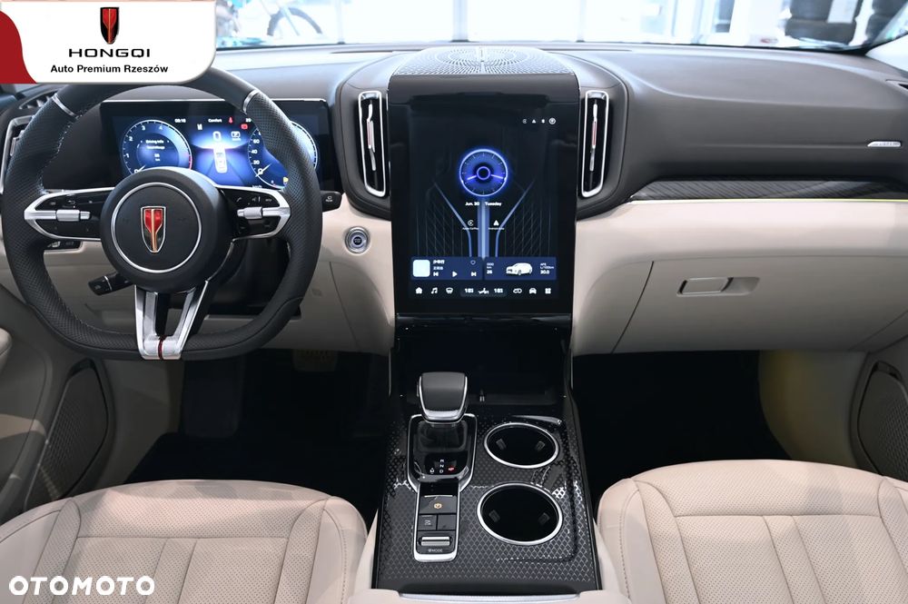 Hongqi HS3 - 15