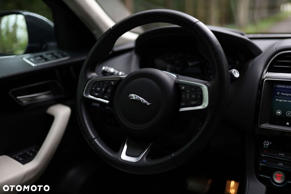 Jaguar F-Pace 25t AWD Prestige - 10