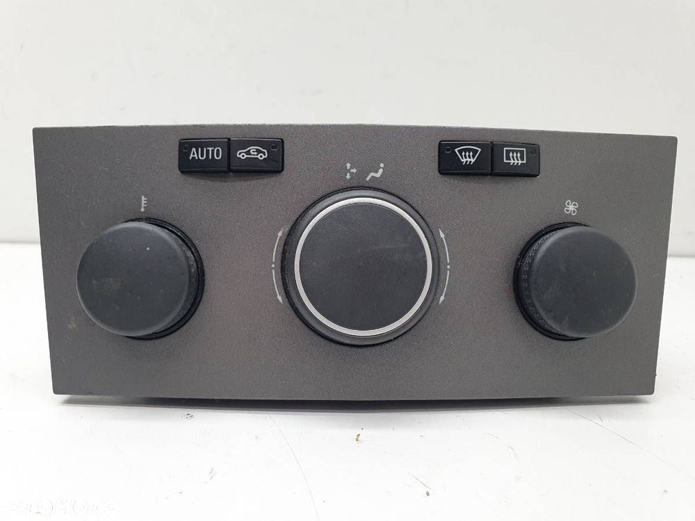 PANEL STEROWANIA NAWIEWU OPEL ZAFIRA B 13168100 - 1