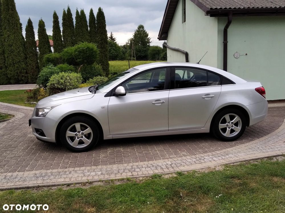 Chevrolet Cruze 1.6 LS - 15