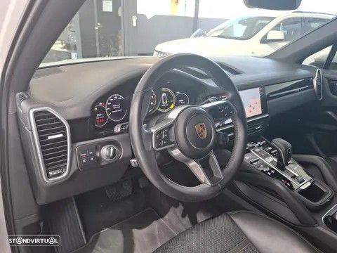 Porsche Cayenne Coupé E-Hybrid Platinum Edition - 24