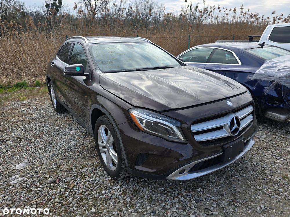 Mercedes-Benz GLA - 3