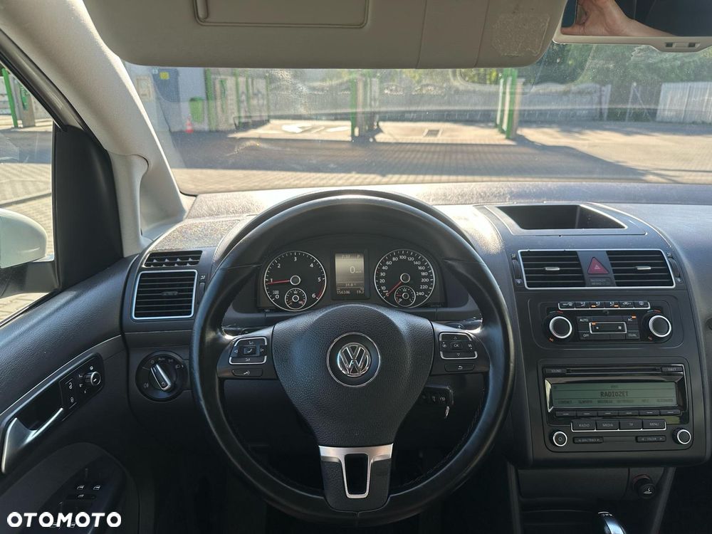 Volkswagen Touran - 13