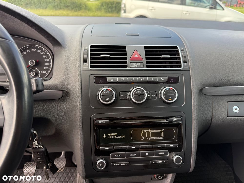 Volkswagen Touran 1.6 TDI DPF Highline - 22