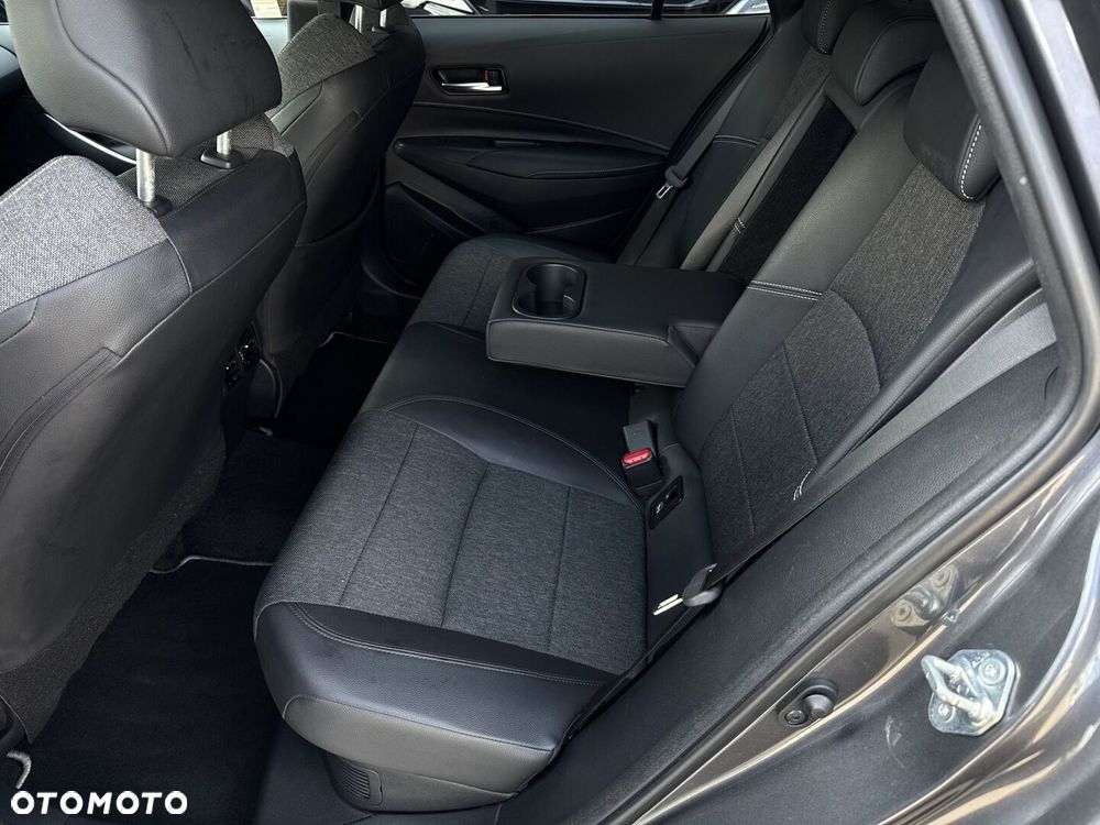Toyota Corolla 1.8 Hybrid Style - 32