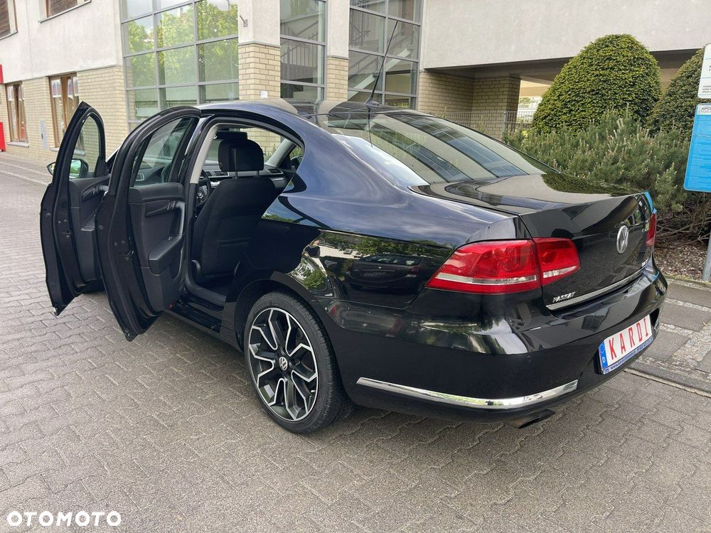 Volkswagen Passat - 12
