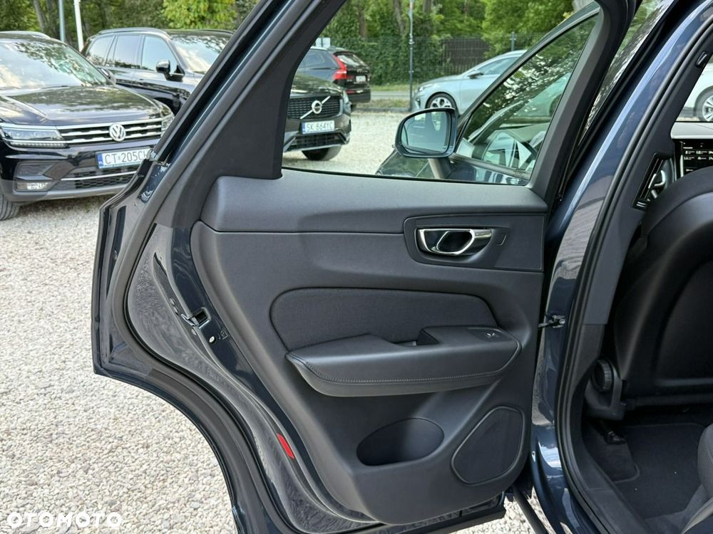 Volvo XC 60 D4 Momentum Pro - 15