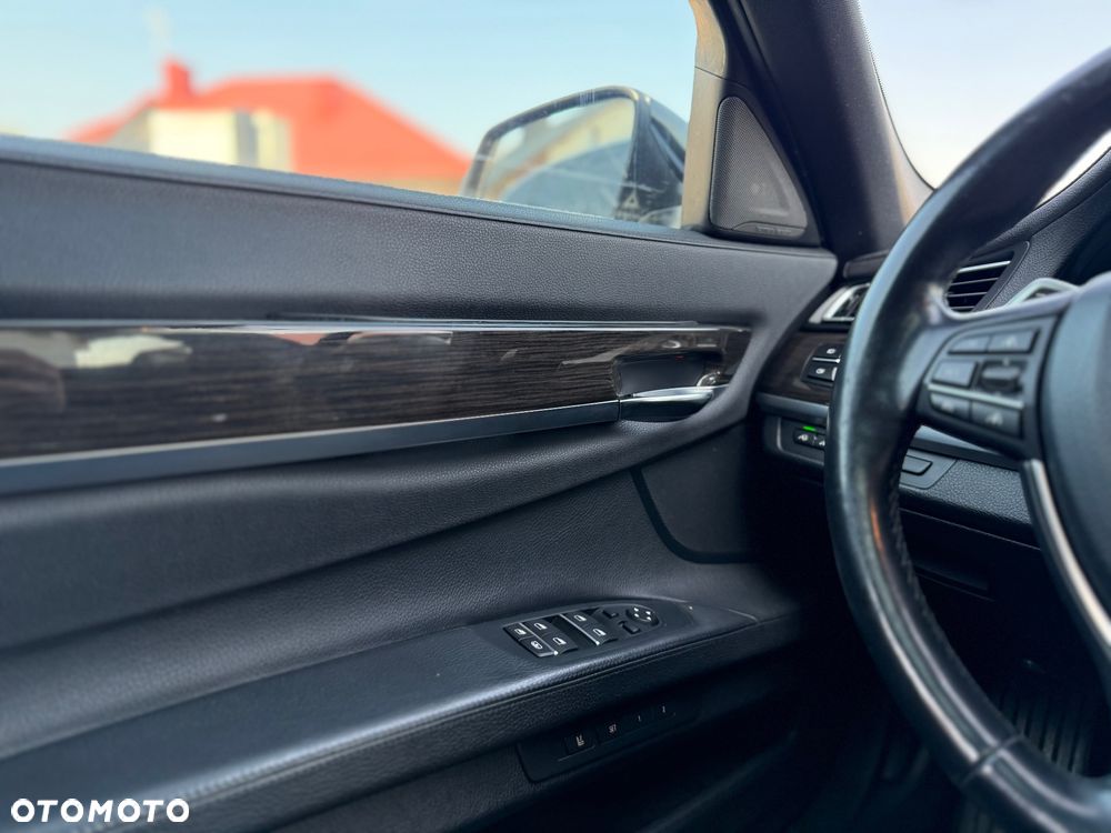 BMW Seria 7 - 17